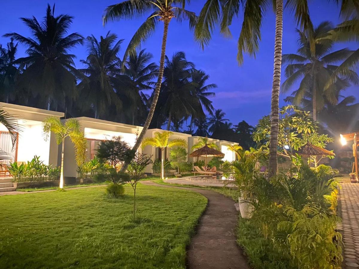 Отель The Kebon Lombok Kuta  Экстерьер фото