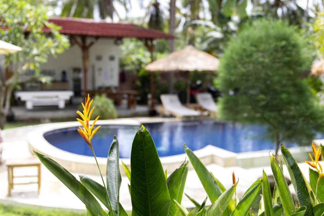 Отель The Kebon Lombok Kuta  Экстерьер фото